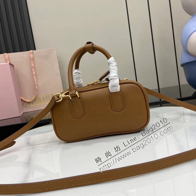MIU MIU專櫃繆繆經典款迷你保齡球包Arcadie皮革迷你手袋 jh2841型號：5BP088